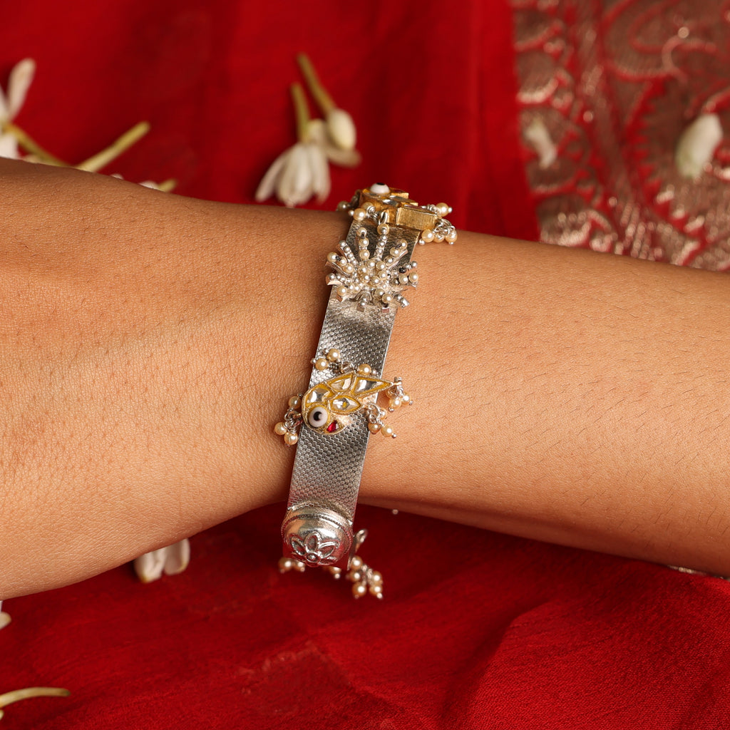 CHANDRAMUKHI BRACELET