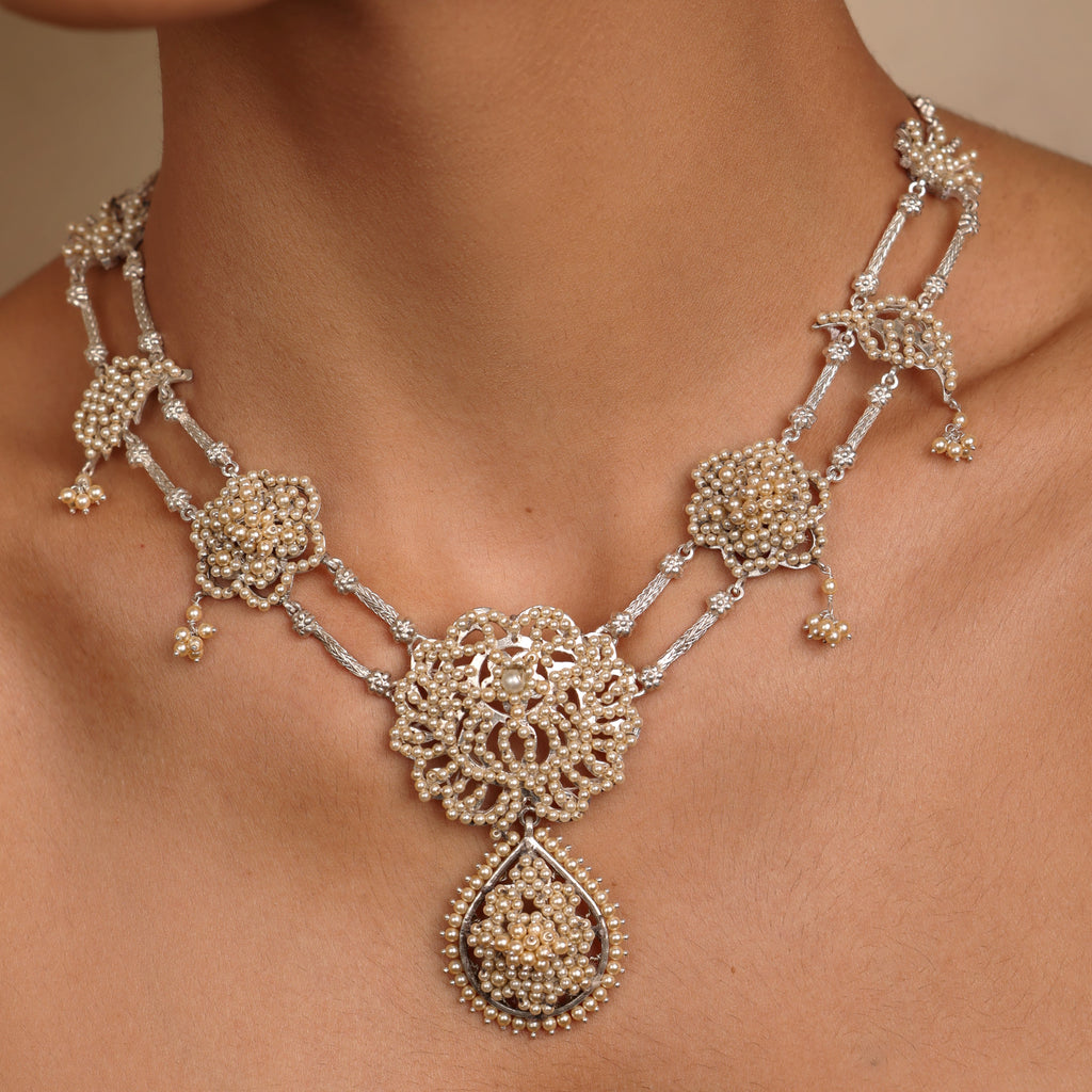 ARAVI NECKLACE