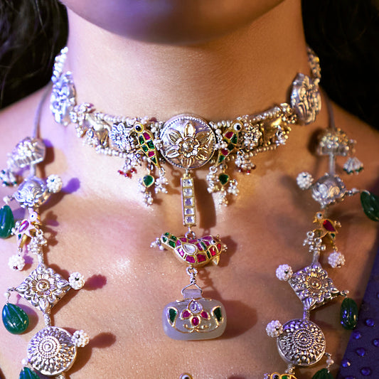 Ahilya Choker